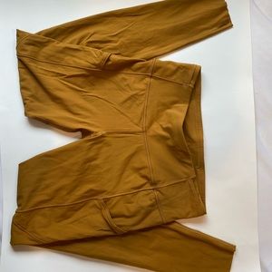NWOT Lululemon leggings, 8